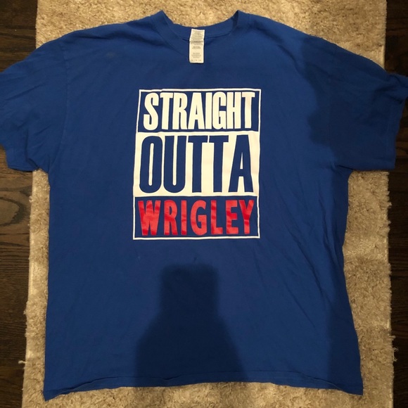 Gildan Other - Chicago Cubs T-Shirt